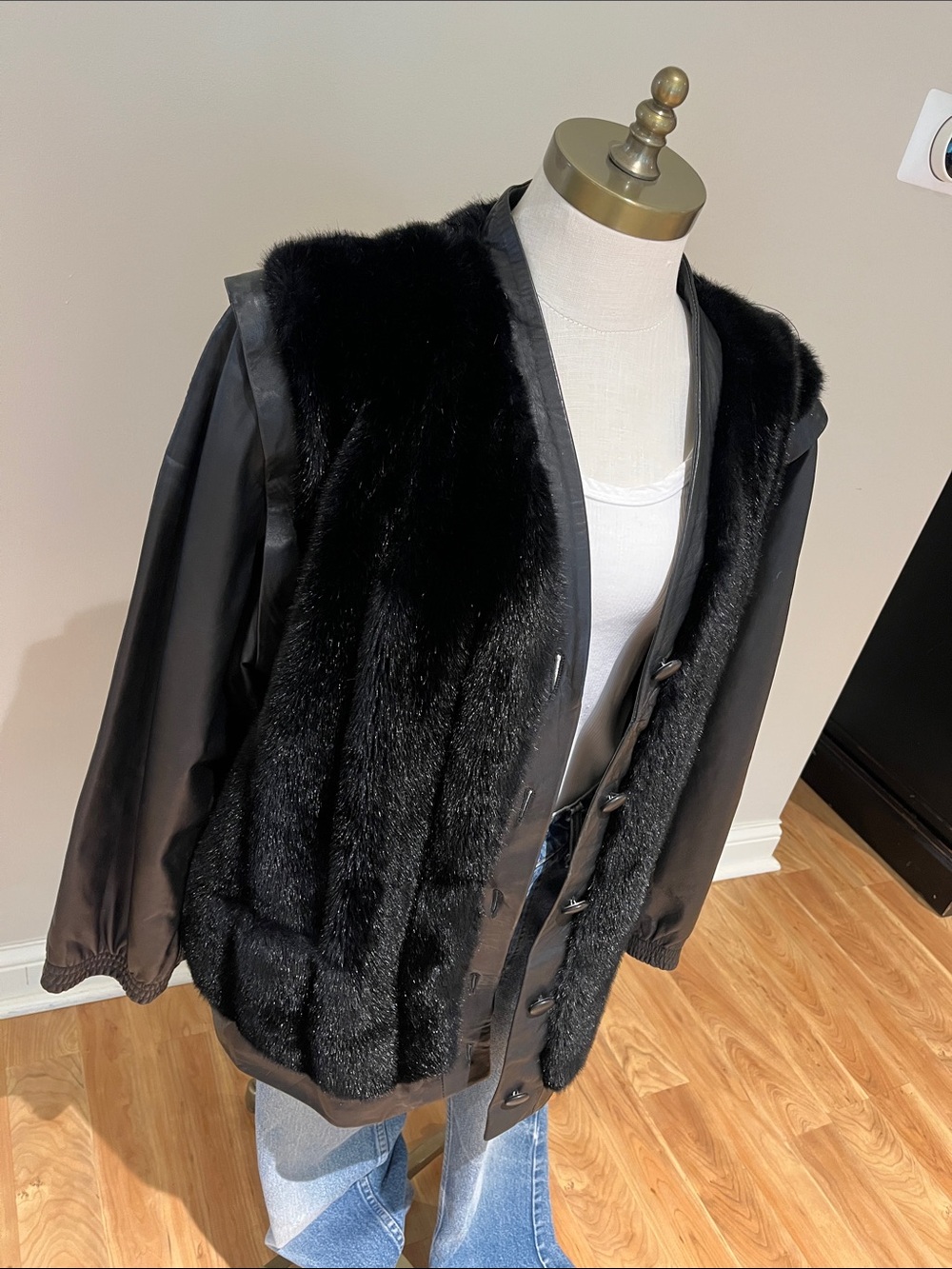 Vintage 80’s Women’s Black Faux Fur-Front leather sleeves trim vest/jacket 1X